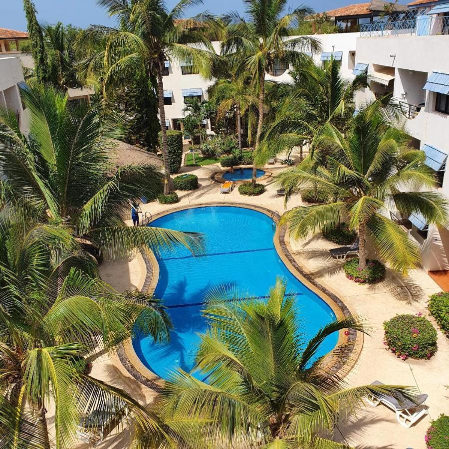 Superbe Appartement Avec Piscine, Proche Centre Ville, Restaurant, Mer Saly 외부 사진